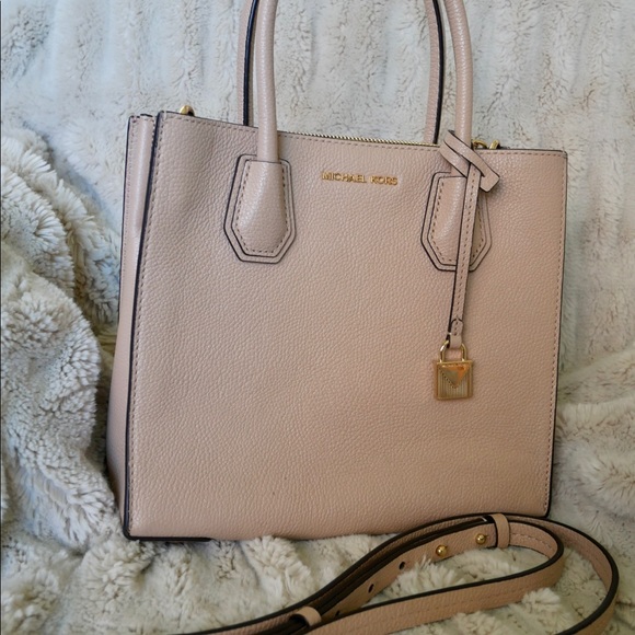 Michael Kors Mercer 2Way Handbag - Picture 14 of 14